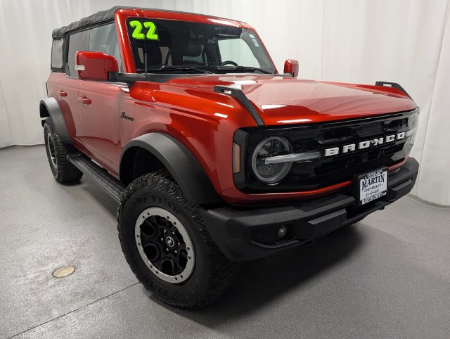 Used 2022 Ford Bronco Outer Banks w/ Sasquatch Package AWD/4WD image 2