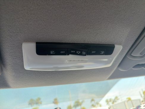 Used 2019 Nissan Kicks SV image 20