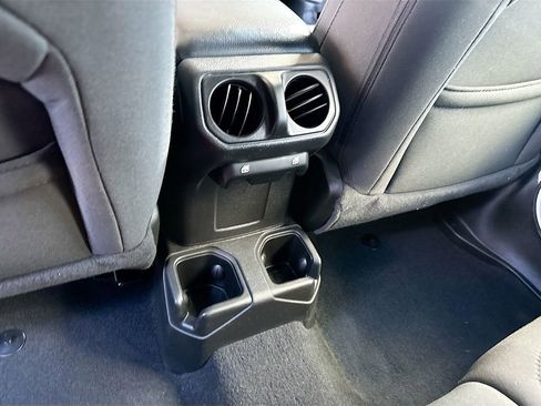Used 2021 Jeep Wrangler Unlimited Sport image 26