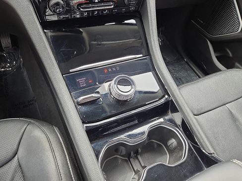 Used 2023 Jeep Grand Cherokee L Limited w/ Luxury Tech Group II AWD/4WD image 32