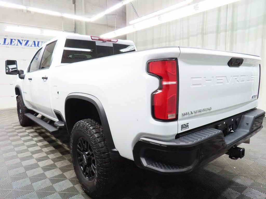 Used 2025 Chevrolet Silverado 2500 ZR2 w/ Technology Package AWD/4WD image 5