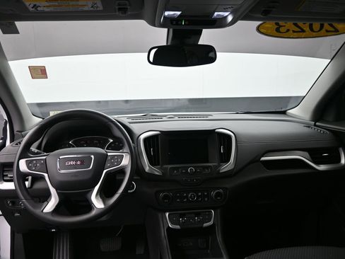 Used 2023 GMC Terrain SLE w/ Driver Convenience Package image 28