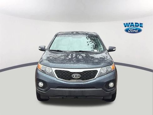 Used 2013 Kia Sorento LX w/ Value Pkg image 2