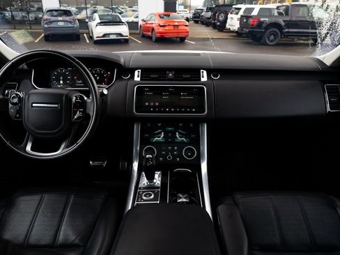 Used 2018 Land Rover Range Rover Sport HSE Dynamic image 8