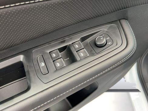 New 2026 Volkswagen Atlas SE image 13