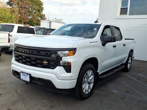 Used 2025 Chevrolet Silverado 1500 Custom AWD/4WD image 3