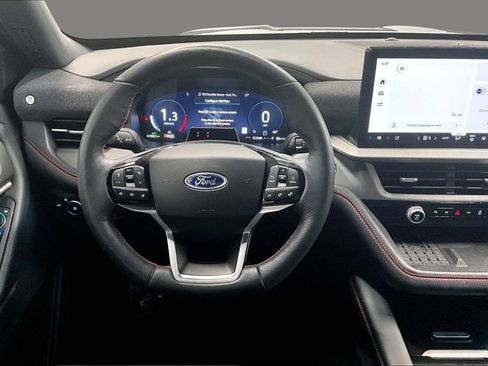 Used 2025 Ford Explorer ST-Line w/ Premium Package image 2