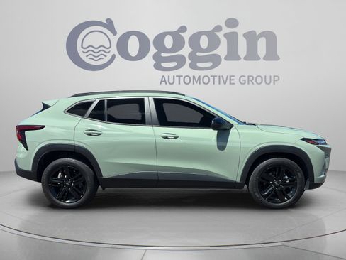Used 2024 Chevrolet Trax ACTIV w/ Sunroof Package FWD image 6