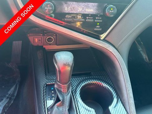 Used 2018 Toyota Camry SE FWD image 21