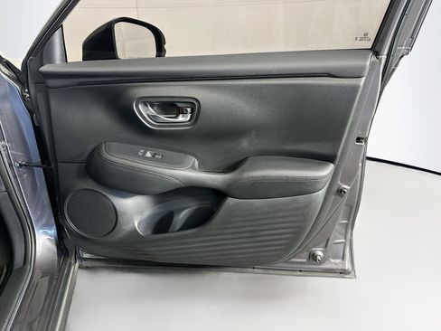 Used 2024 Honda HR-V LX image 30