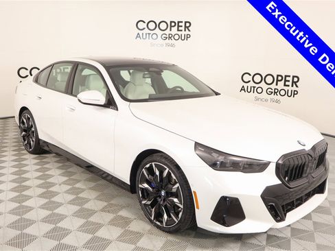 New 2025 BMW 530i w/ M Sport Package image 1