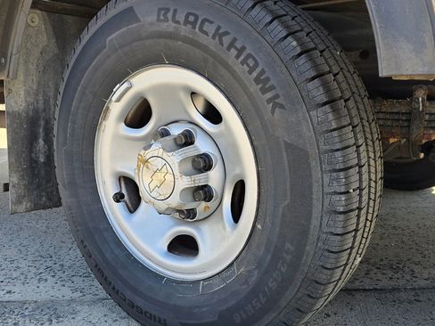 Used 2022 Chevrolet Express 3500 w/ Power Convenience Package image 17