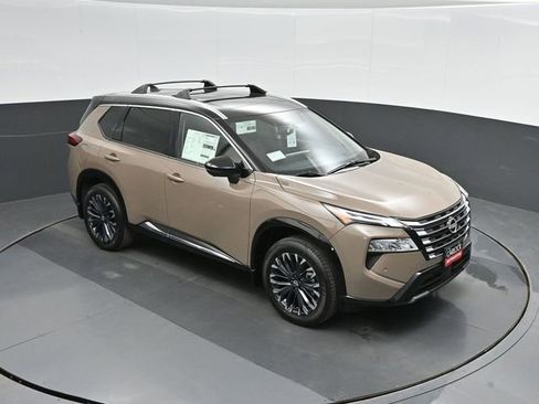 Used 2025 Nissan Rogue Platinum w/ Platinum Premium Package image 35