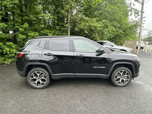 New 2025 Jeep Compass Limited w/ Sun & Sound Group image 9