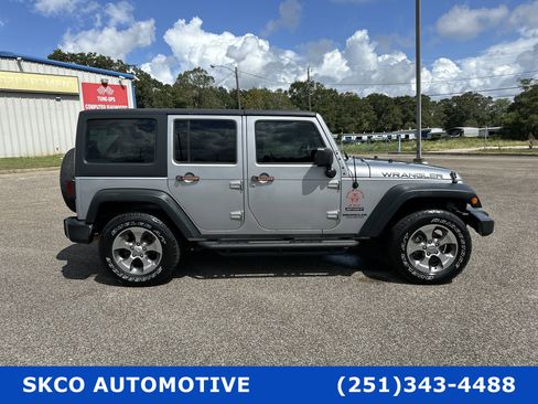 Used 2016 Jeep Wrangler Unlimited Sport image 27