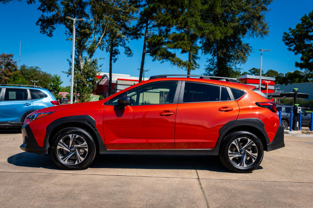 Certified 2025 Subaru Crosstrek 2.5i Premium AWD/4WD image 2
