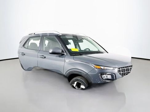 Certified 2024 Hyundai Venue SEL image 8