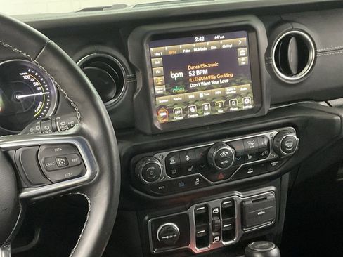 Used 2023 Jeep Wrangler Unlimited Sahara w/ Cold Weather Group AWD/4WD image 13