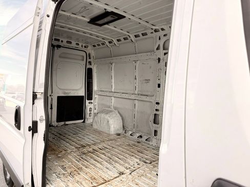 Used 2024 RAM ProMaster 2500 w/ Convenience Group FWD image 25