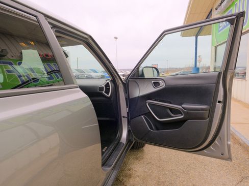 Used 2022 Kia Soul LX w/ Technology Package image 16