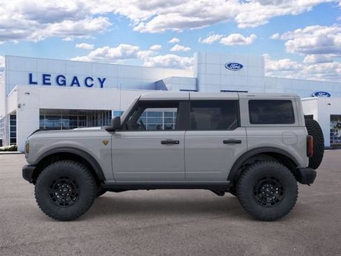 New 2026 Ford Bronco Badlands AWD/4WD image 3