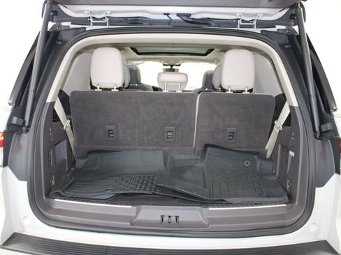 Used 2023 Lincoln Navigator Reserve AWD/4WD image 17