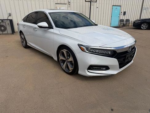 Used 2018 Honda Accord Touring image 1