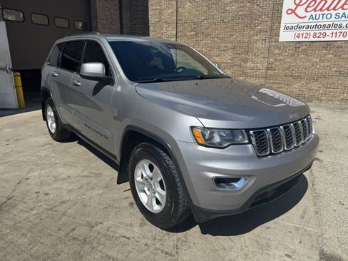 Used 2017 Jeep Grand Cherokee Laredo w/ Quick Order Package 23E image 1