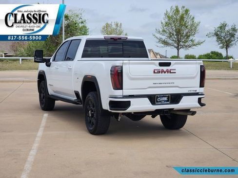 Used 2025 GMC Sierra 2500 AT4 w/ AT4 Premium Plus Package AWD/4WD image 8