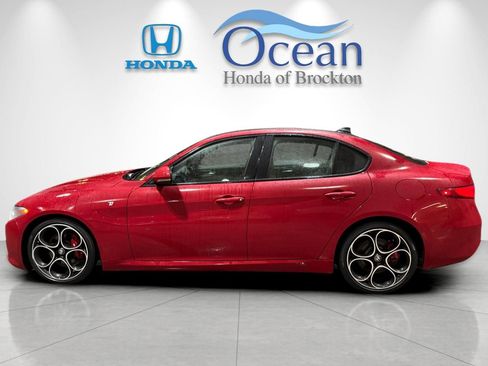 Used 2022 Alfa Romeo Giulia Ti w/ Active Assist Plus Package RWD image 6