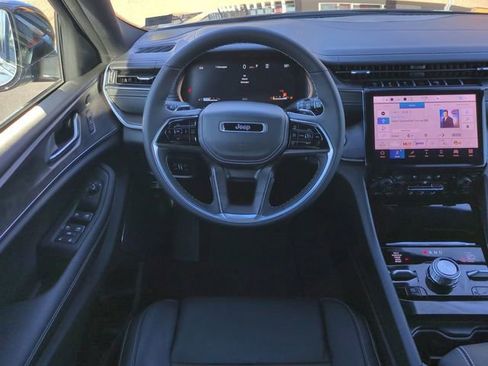 New 2025 Jeep Grand Cherokee Overland w/ Luxury Tech Group IV AWD/4WD image 16