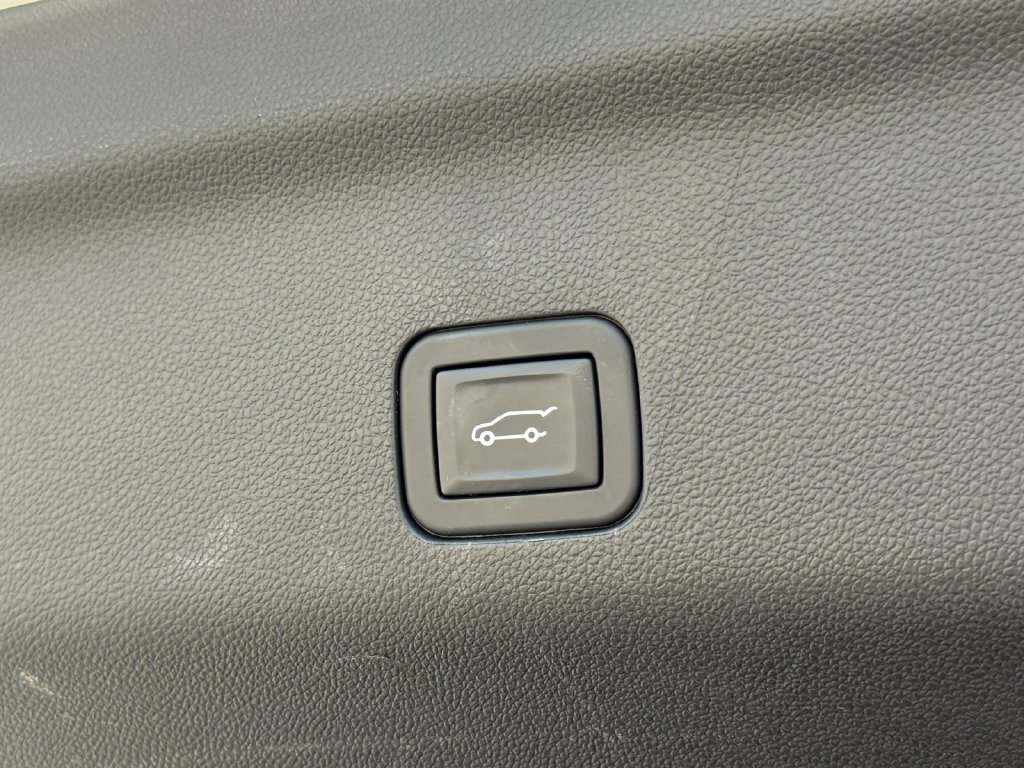 Used 2024 Cadillac Escalade ESV Premium Luxury AWD/4WD image 48