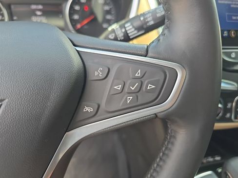 Used 2022 Chevrolet Equinox Premier FWD image 24