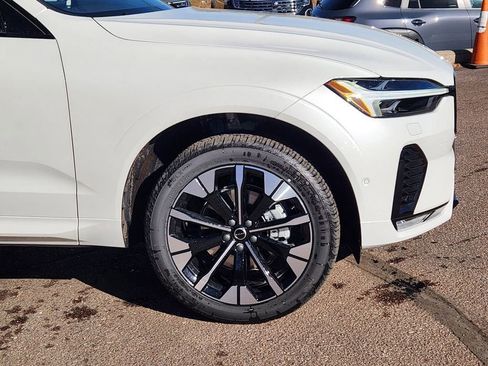 New 2026 Volvo XC60 B5 Plus w/ Protection Package Premier image 29