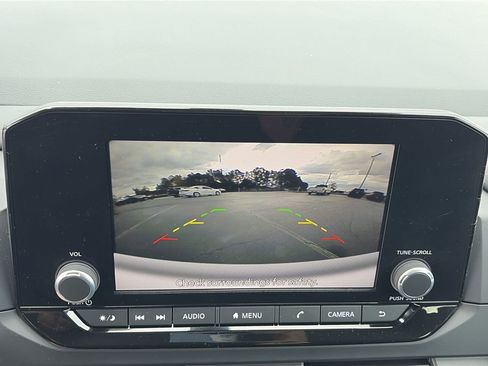 Certified 2025 Nissan Pathfinder S image 15