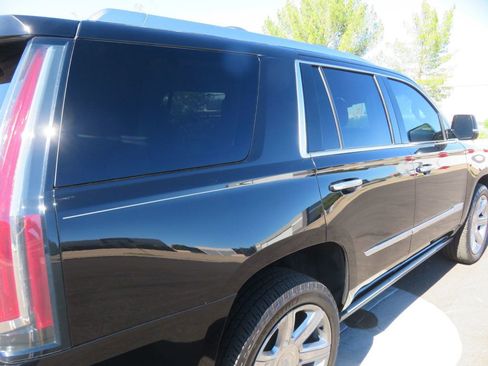 Used 2017 Cadillac Escalade Premium Luxury image 10