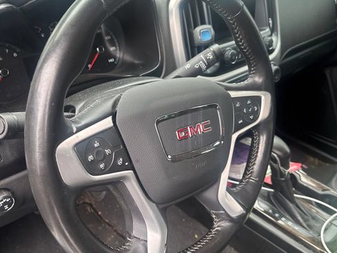Used 2022 GMC Canyon Elevation w/ Elevation Premium Package AWD/4WD image 2