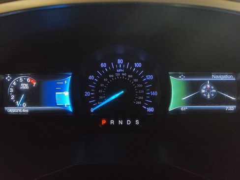 Used 2018 Ford Edge Titanium w/ Technology Package image 23