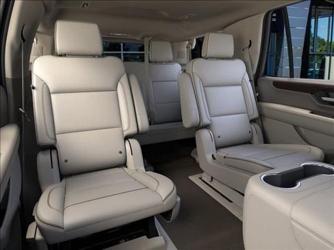 New 2026 GMC Yukon Denali w/ Sun & Power Step Package AWD/4WD image 17
