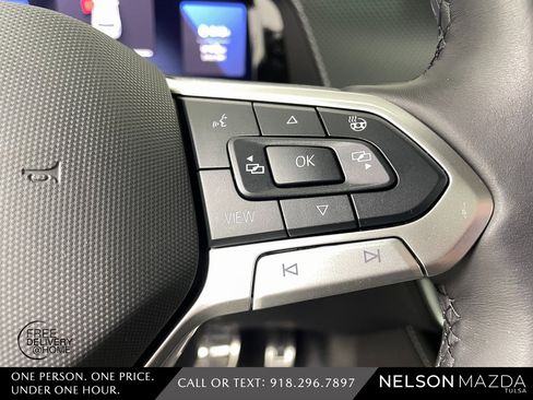 Used 2025 Volkswagen Atlas Cross Sport SEL Premium R-Line image 24