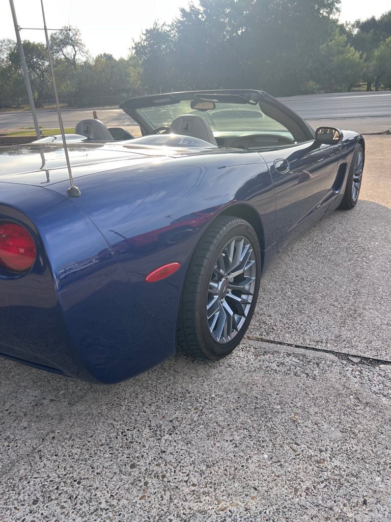 Used 2004 Chevrolet Corvette Convertible w/ Preferred Equipment Group RWD image 16