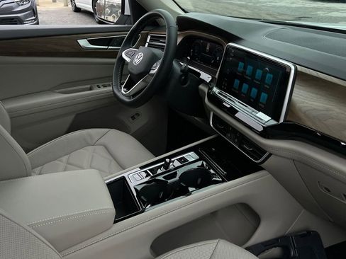 New 2026 Volkswagen Atlas SE image 11