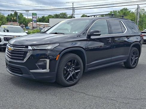 Used 2023 Chevrolet Traverse LT w/ LPO, 'HIT The Road' Package AWD/4WD image 3