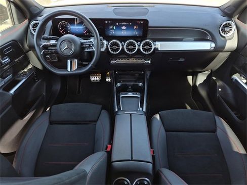 Certified 2025 Mercedes-Benz GLB 250 image 21