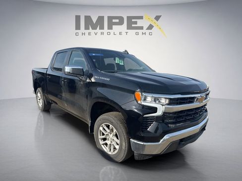 Used 2022 Chevrolet Silverado 1500 LT AWD/4WD image 4