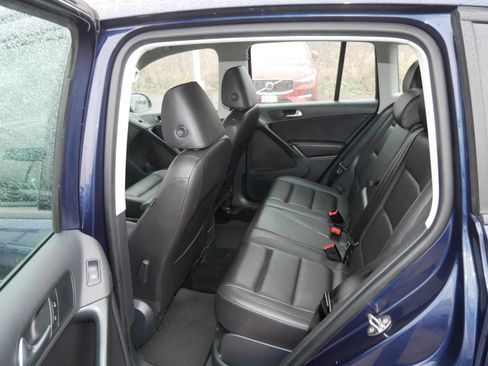 Used 2016 Volkswagen Tiguan S image 11