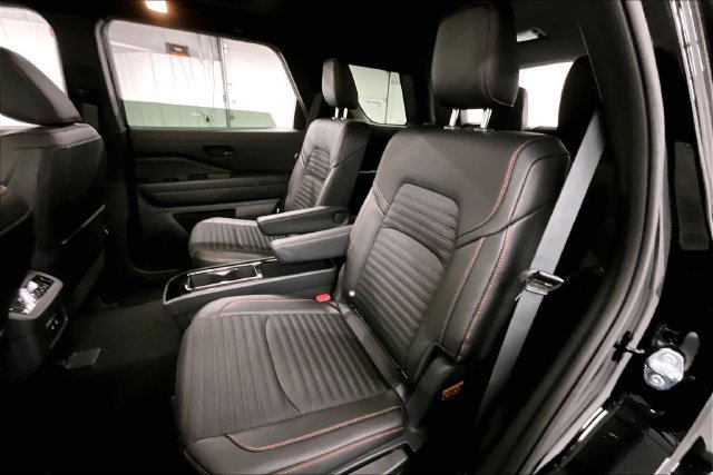 New 2026 Nissan Pathfinder Rock Creek w/ Rock Creek Premium Package AWD/4WD image 11