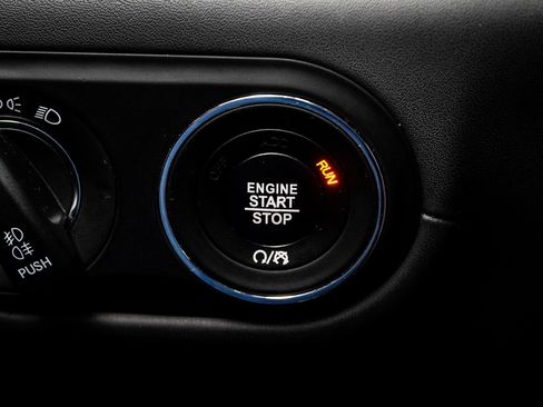 Used 2021 Maserati Levante GTS image 34