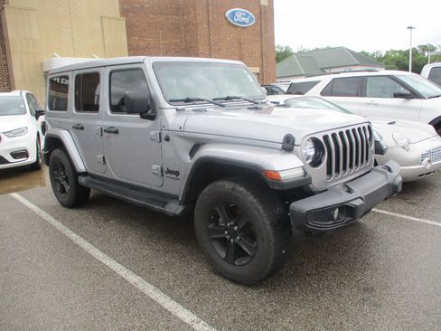 Used 2021 Jeep Wrangler Unlimited Sahara AWD/4WD image 1