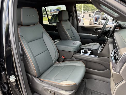 Used 2026 GMC Yukon AT4 w/ AT4 Premium Package AWD/4WD image 37